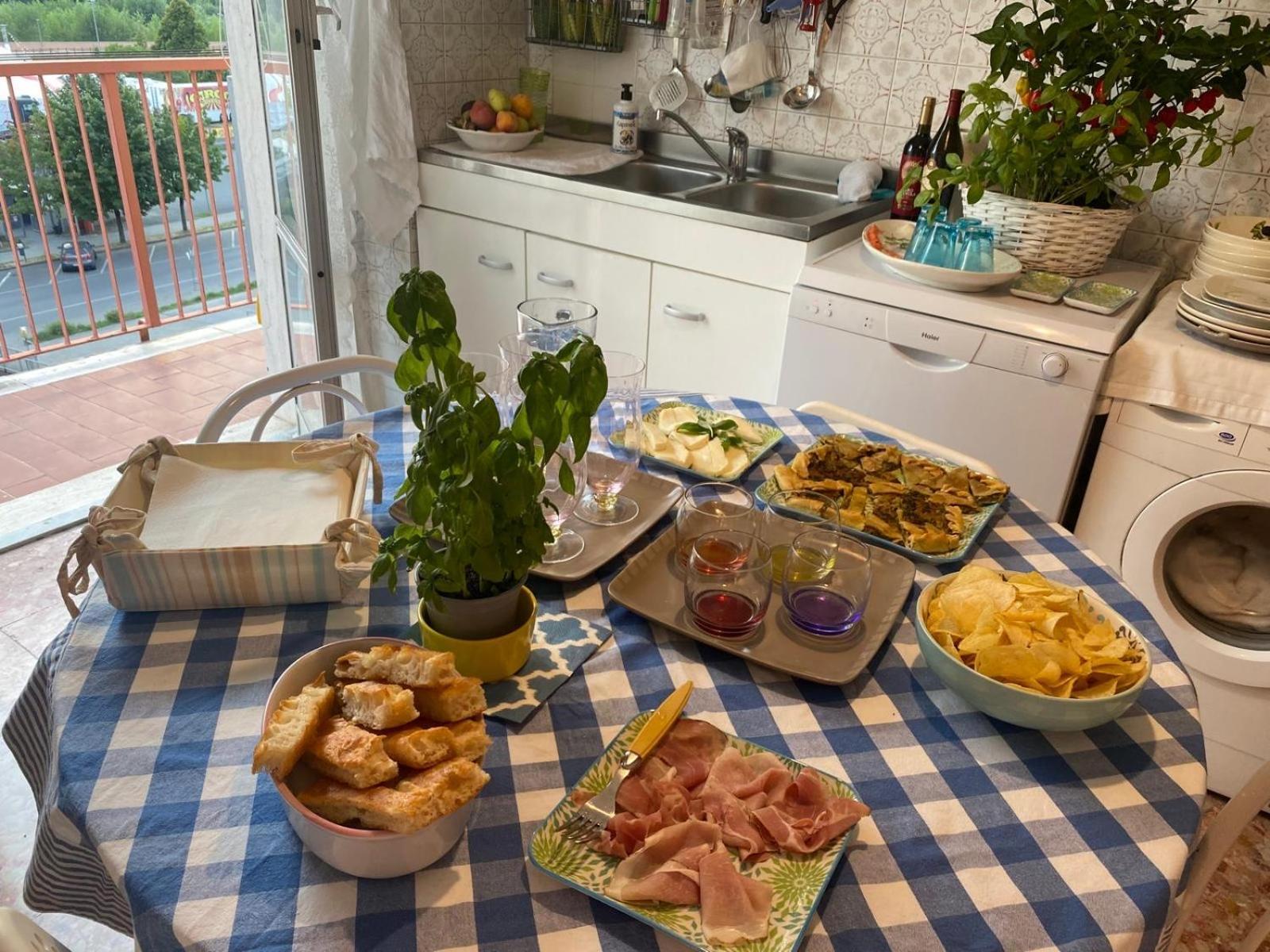 Lunigiana E Mare Apartment Aulla Bagian luar foto